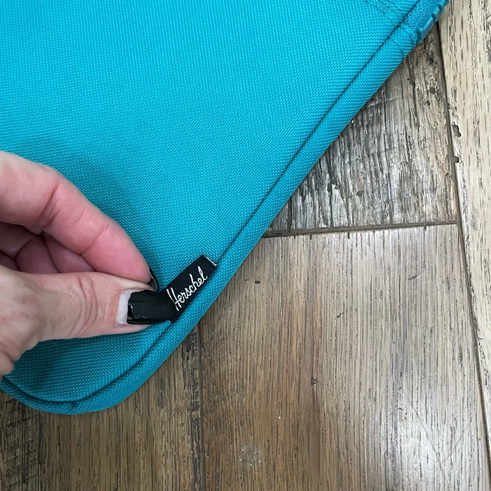 Herschel padded lap top case